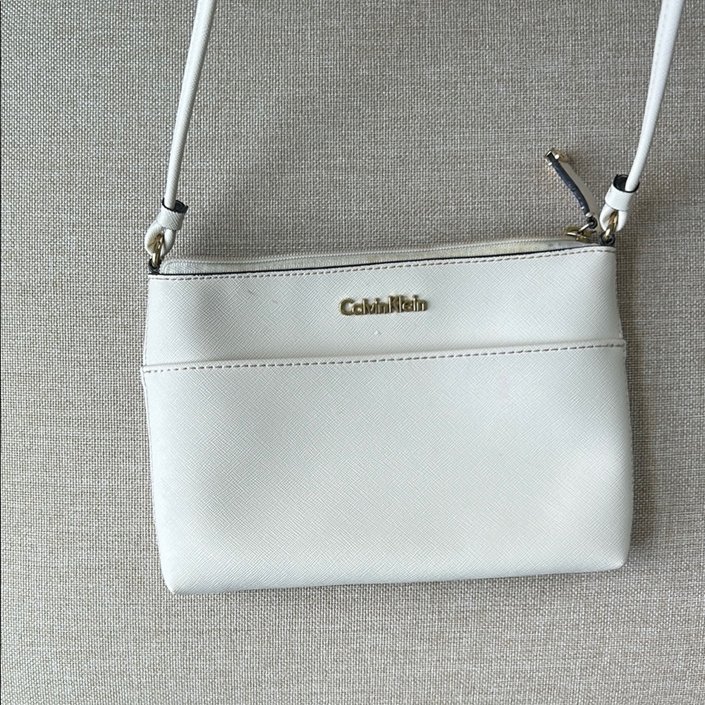 Calvin Klein White Leather Crossbody Bag with Gold Accents